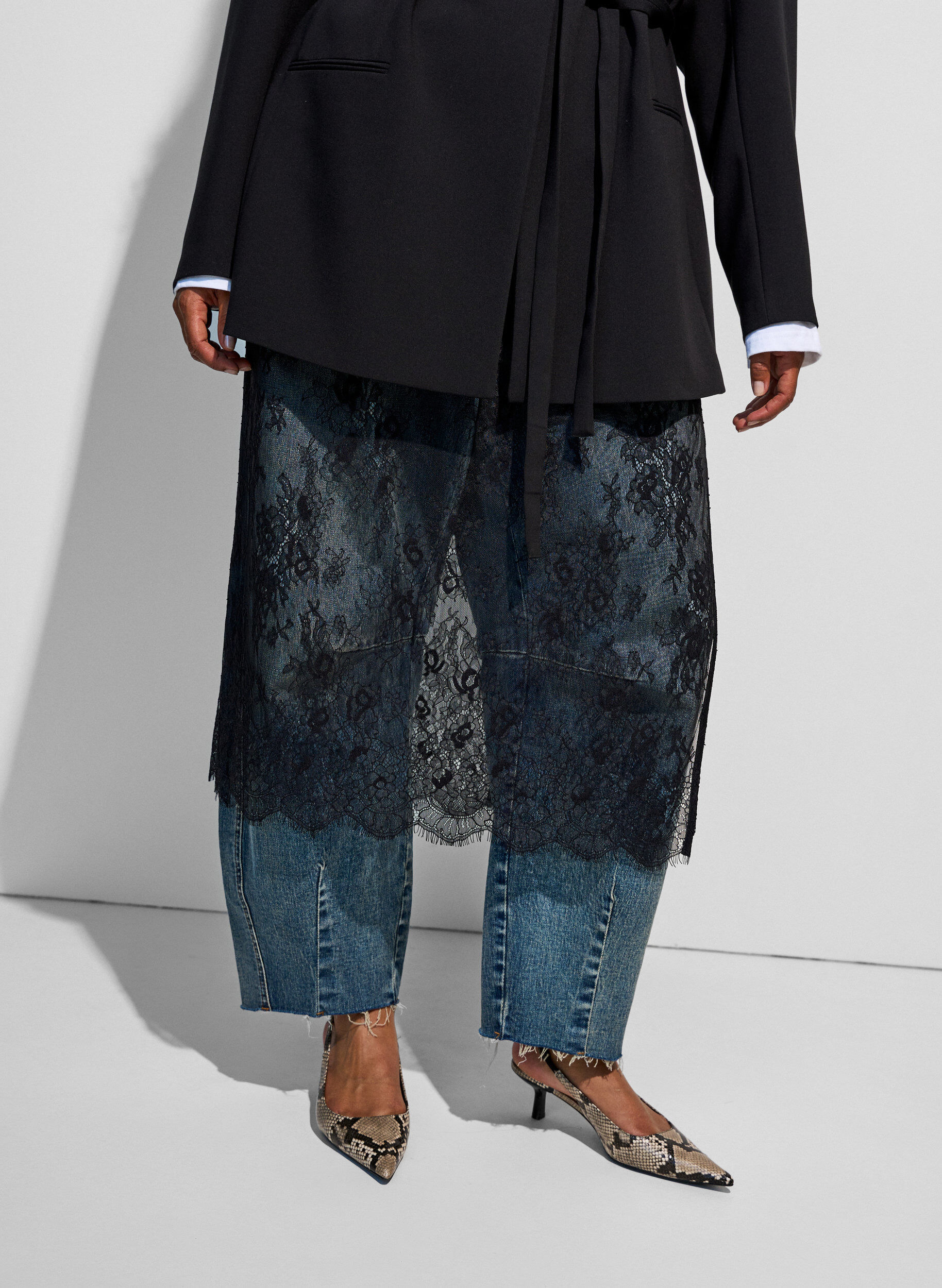Lace wrap skirt with tie-fastening, Black, Model