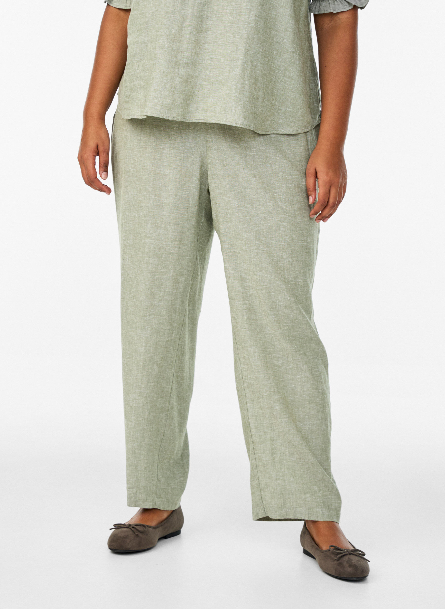 Zizzifashion Loose trousers in linen and viscose, Green, Model image number 3