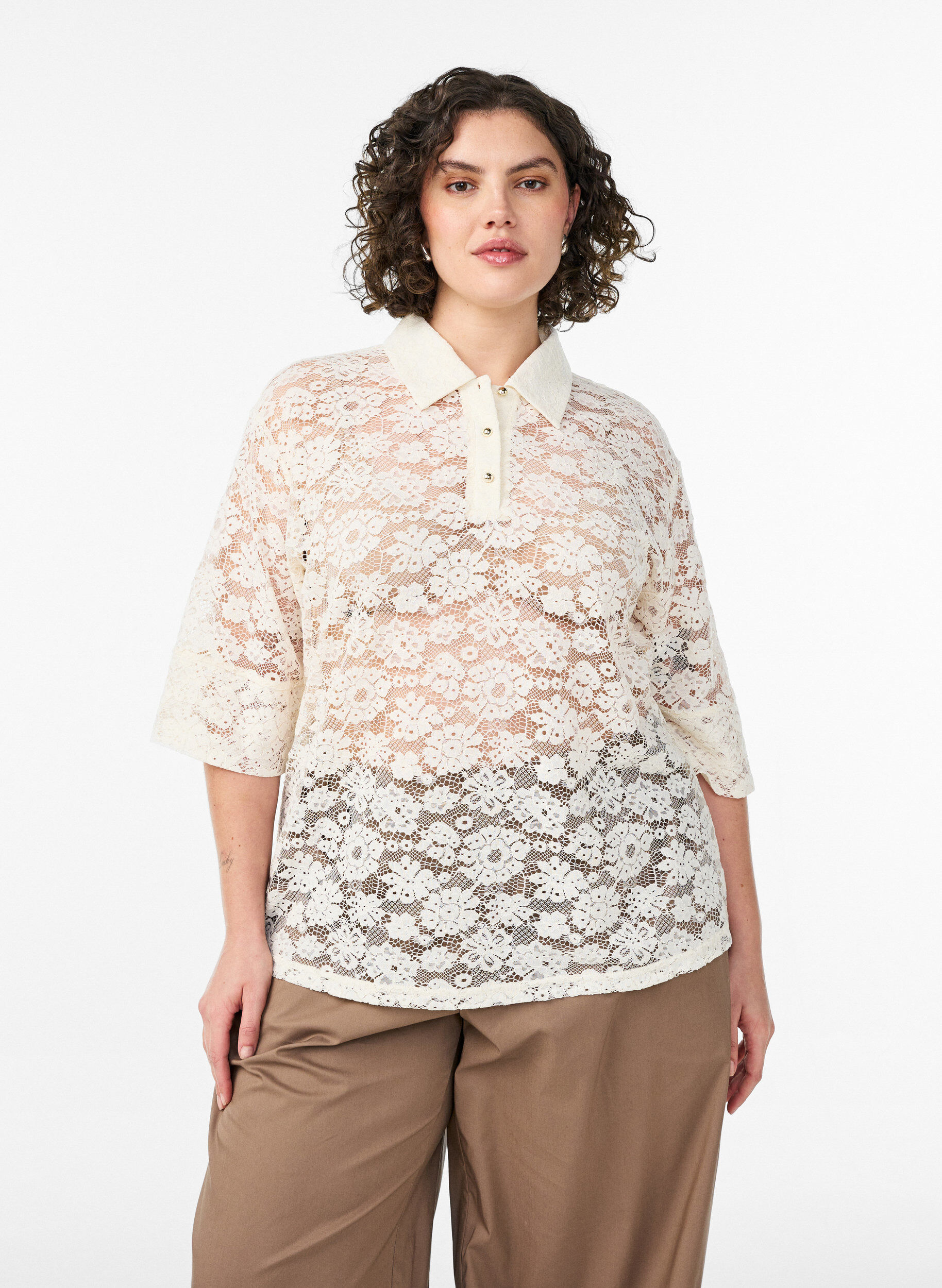 Lace blouse with collar and 1/2 sleeves, Vanilla, Model