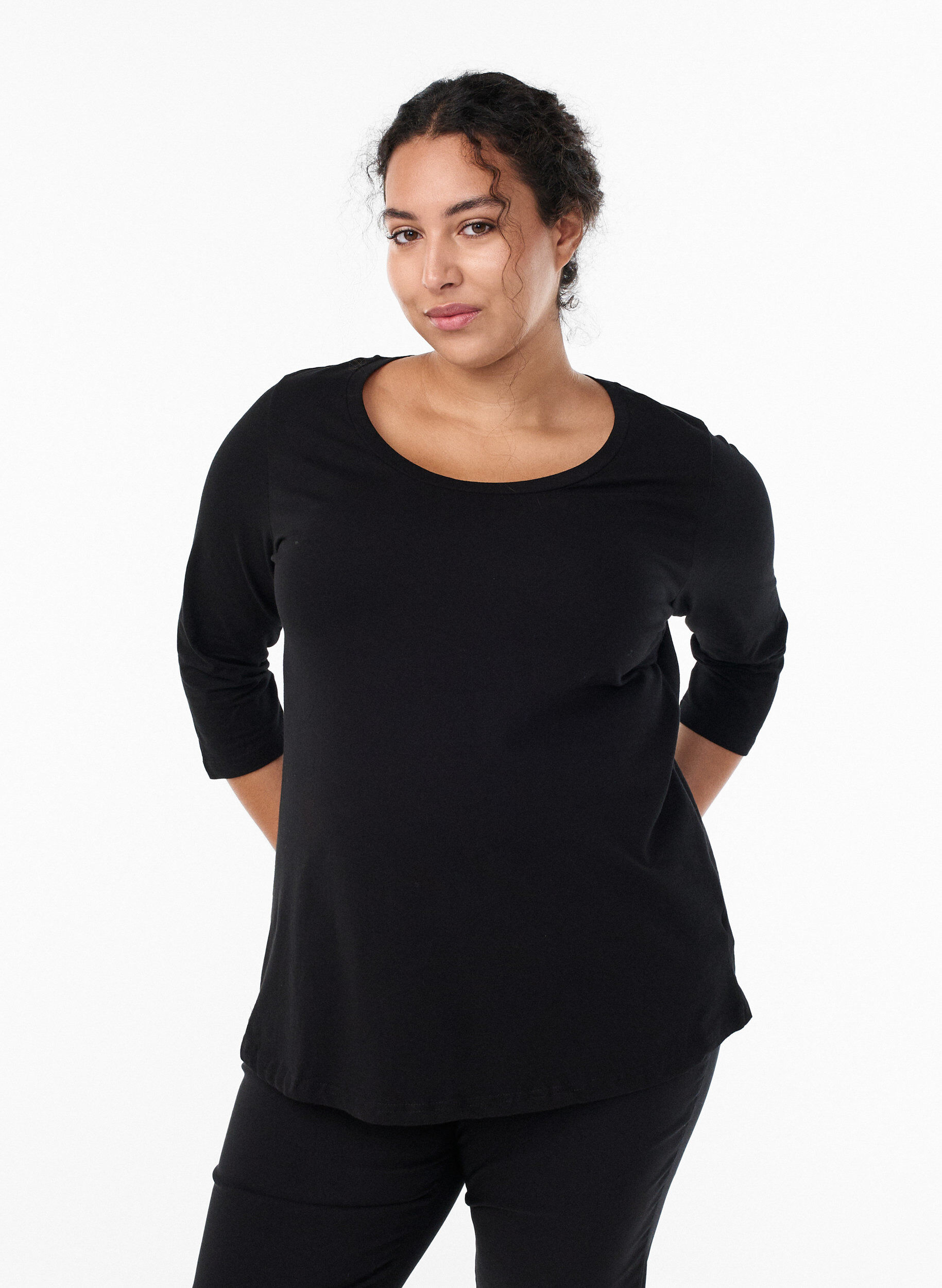 Basic cotton t-shirt with 3/4 sleeves, Black, Model