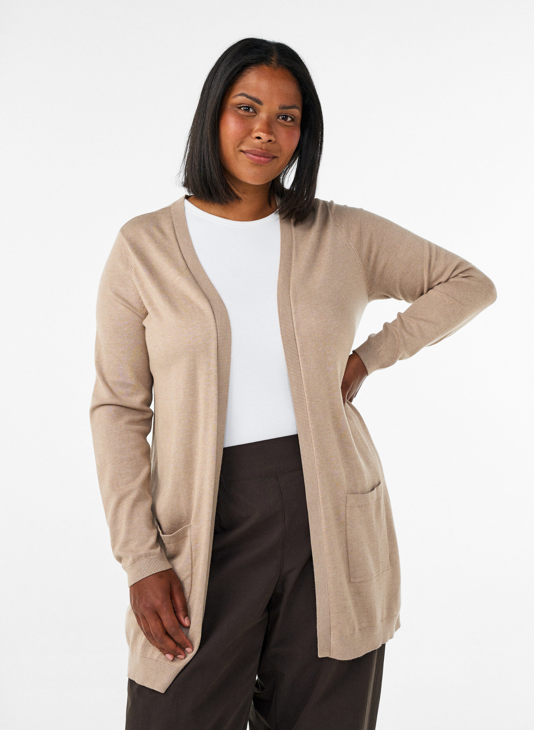 Long knitted cardigan in a viscose blend, Beige, Model