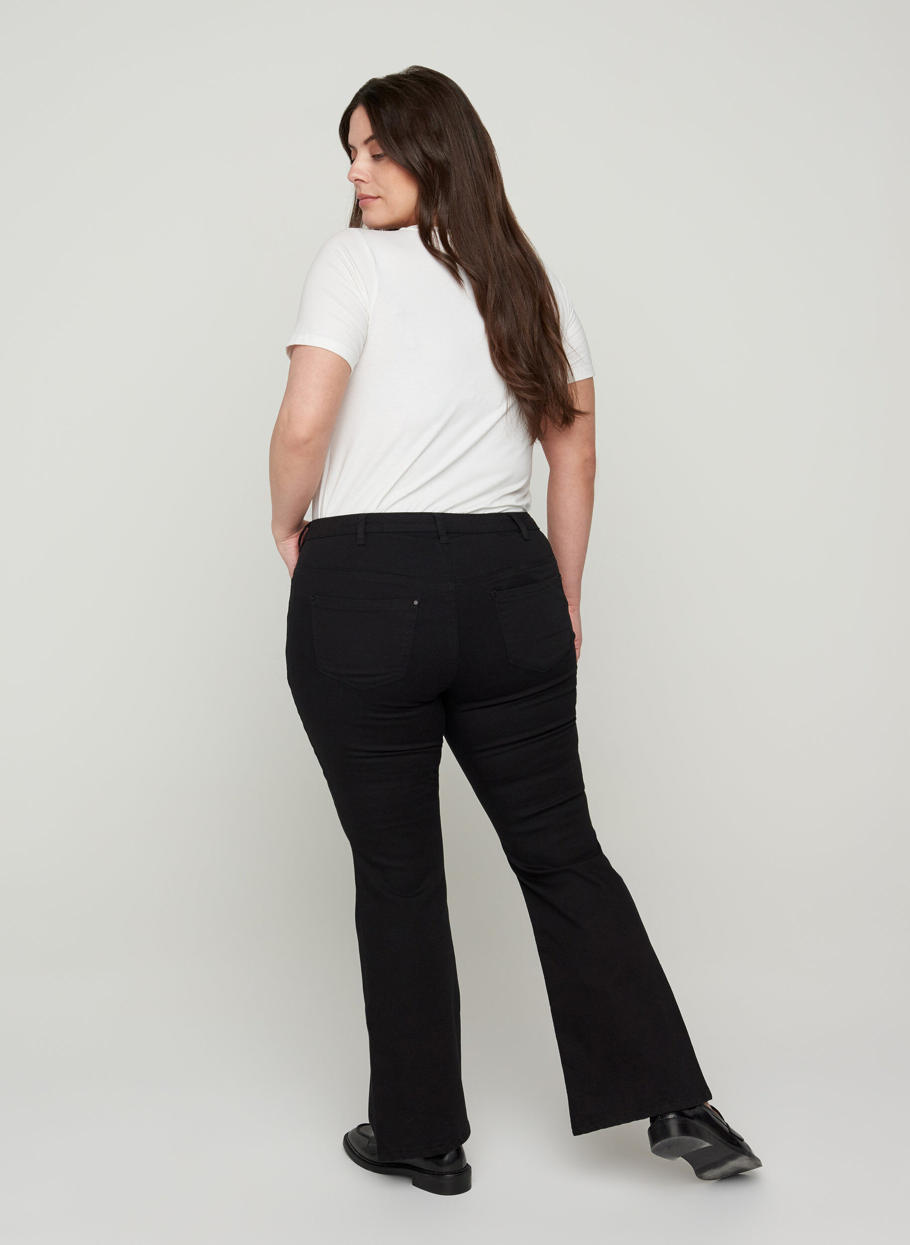 Zizzifashion Ellen bootcut jeans with a high waist, Black, Model image number 1