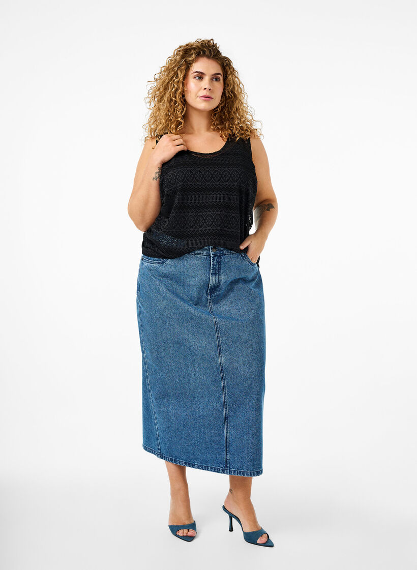 Sleeveless top with hole pattern, Black, Model image number 2