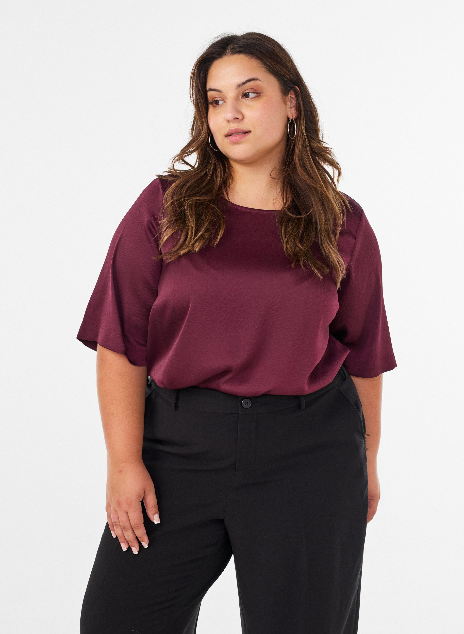 Satin blouse with elbow-length sleeves, Red, Model