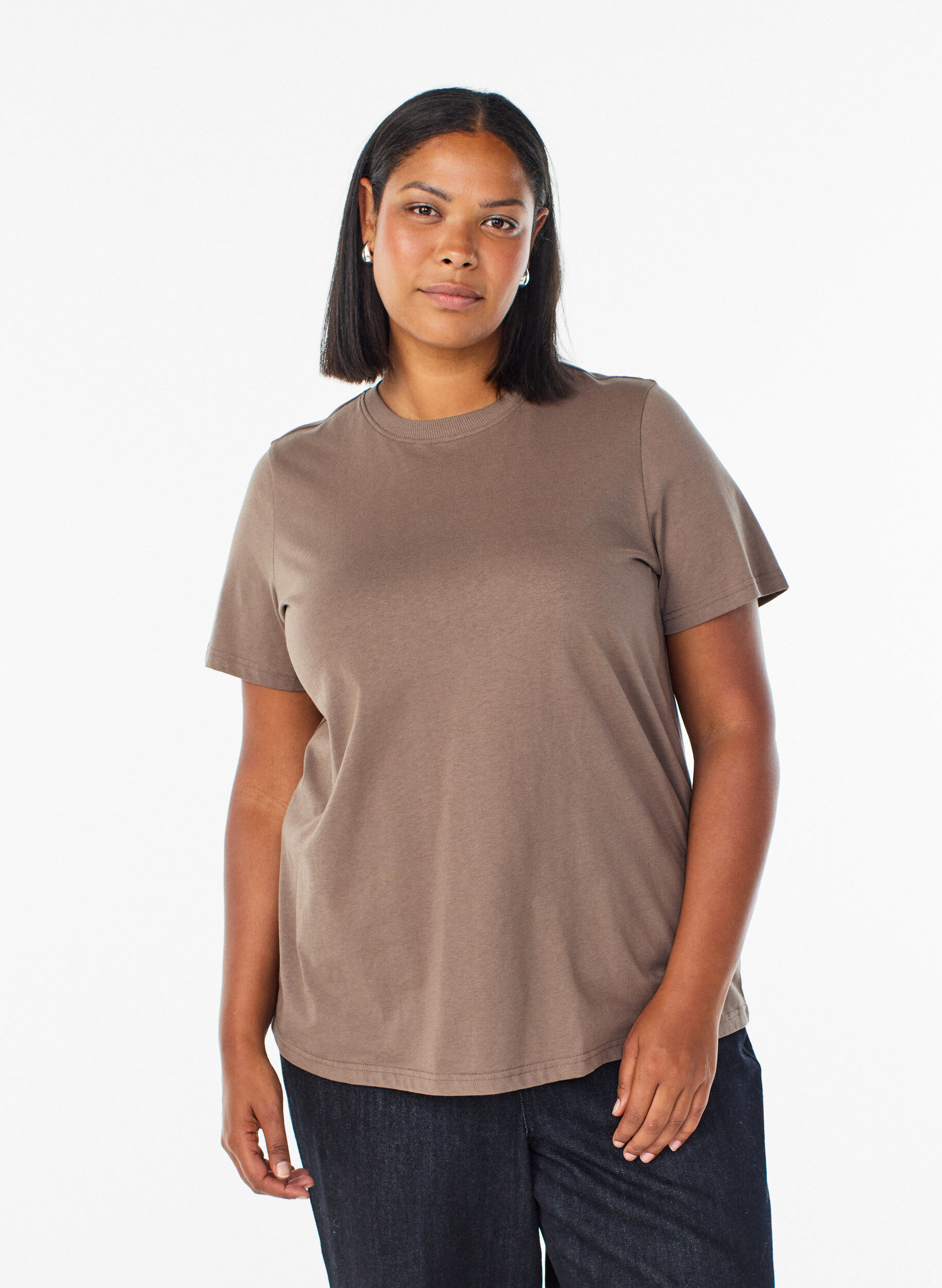 Basic cotton T-shirt with round neck, Brown, Model
