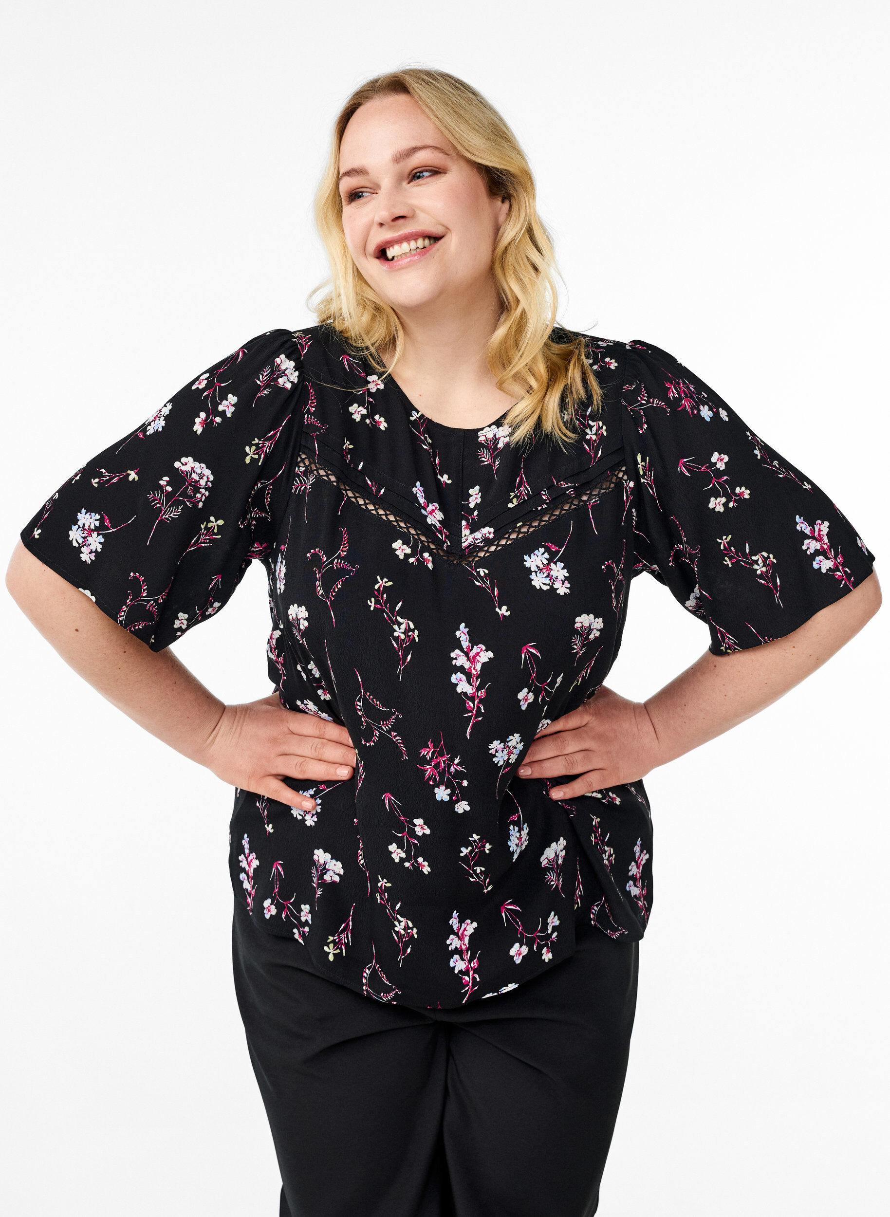 Floral blouse with short sleeves, Black, Model