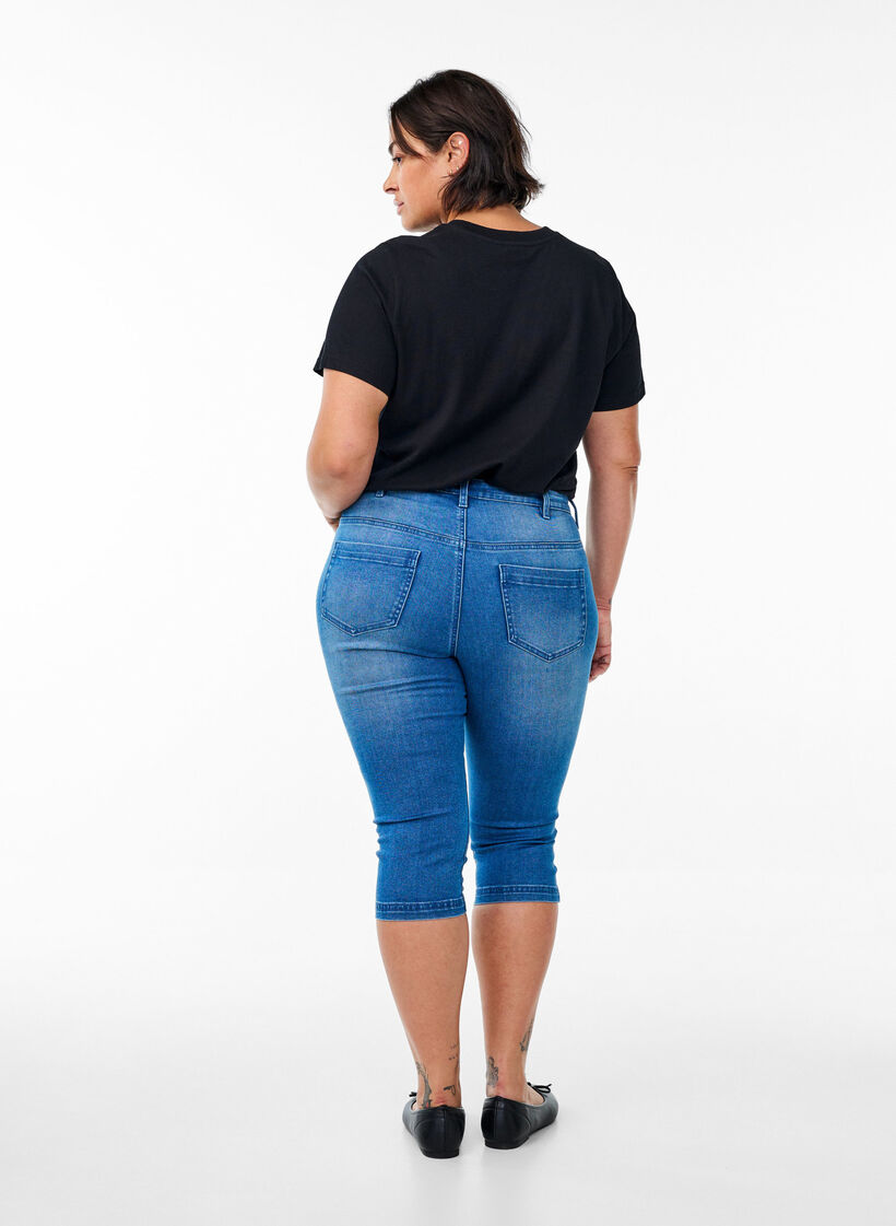 High waisted Amy capri jeans with super slim fit, Light Blue, Model image number 1