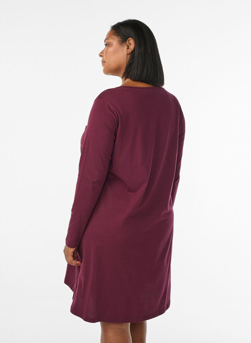 Long-sleeved nightgown in organic cotton, Dark Bordeaux, Model image number 2