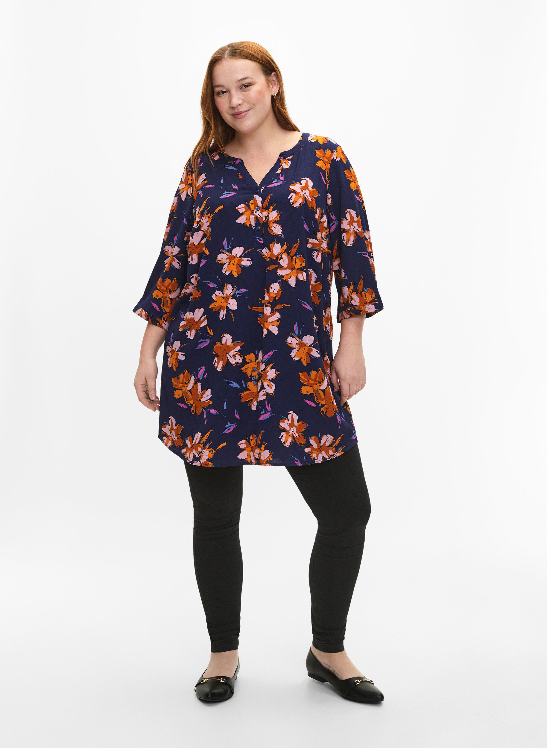 Zizzifashion Floral tunic with 3/4 sleeves, Peacoat Flower AOP, Model image number 2