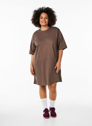 Knee-length cotton T-shirt dress - Brown - Sz. 40-64 - Zizzifashion Knee-length cotton T-shirt dress - Brown - Sz. 40-64 - Zizzifashion
