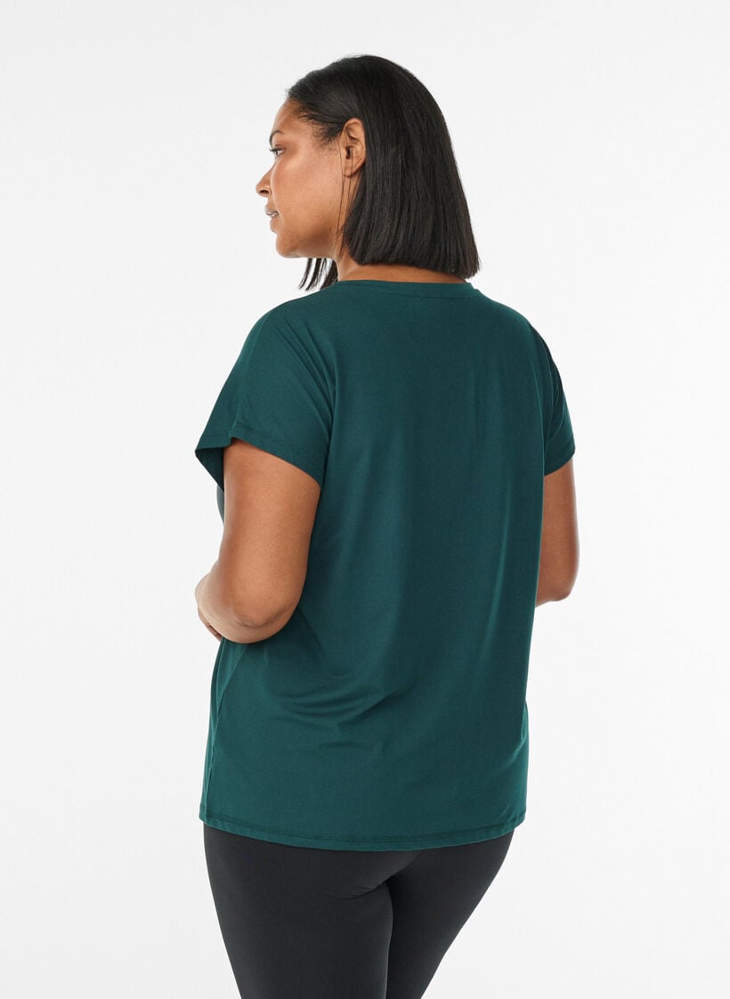 Solid-coloured training T-shirt, Green, Model image number 2