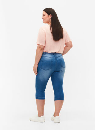 High waisted Amy capri jeans with super slim fit, Light blue denim, Model image number 1