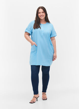 Short-sleeved cotton tunic with pockets, Alaskan Blue, Model image number 2