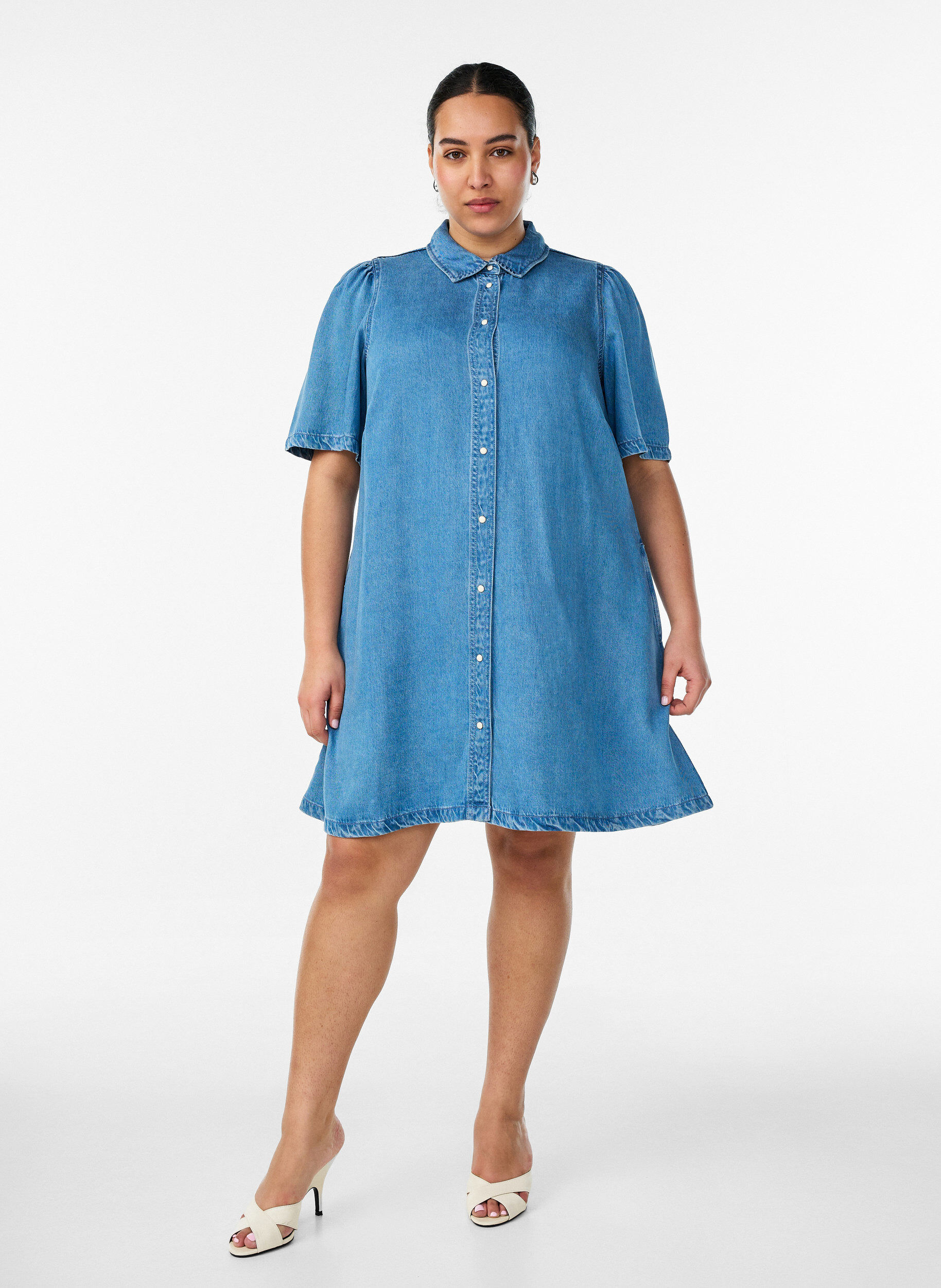 ZizzifashionDenim dress in lyocell with buttons and short sleeves, Light Blue, Model image number 1