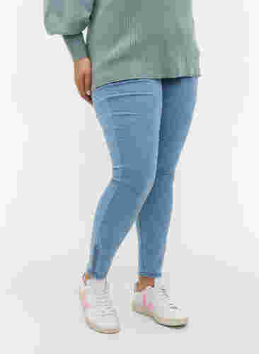 Cropped Amy jeans with a zip, Light blue denim, Model image number 3