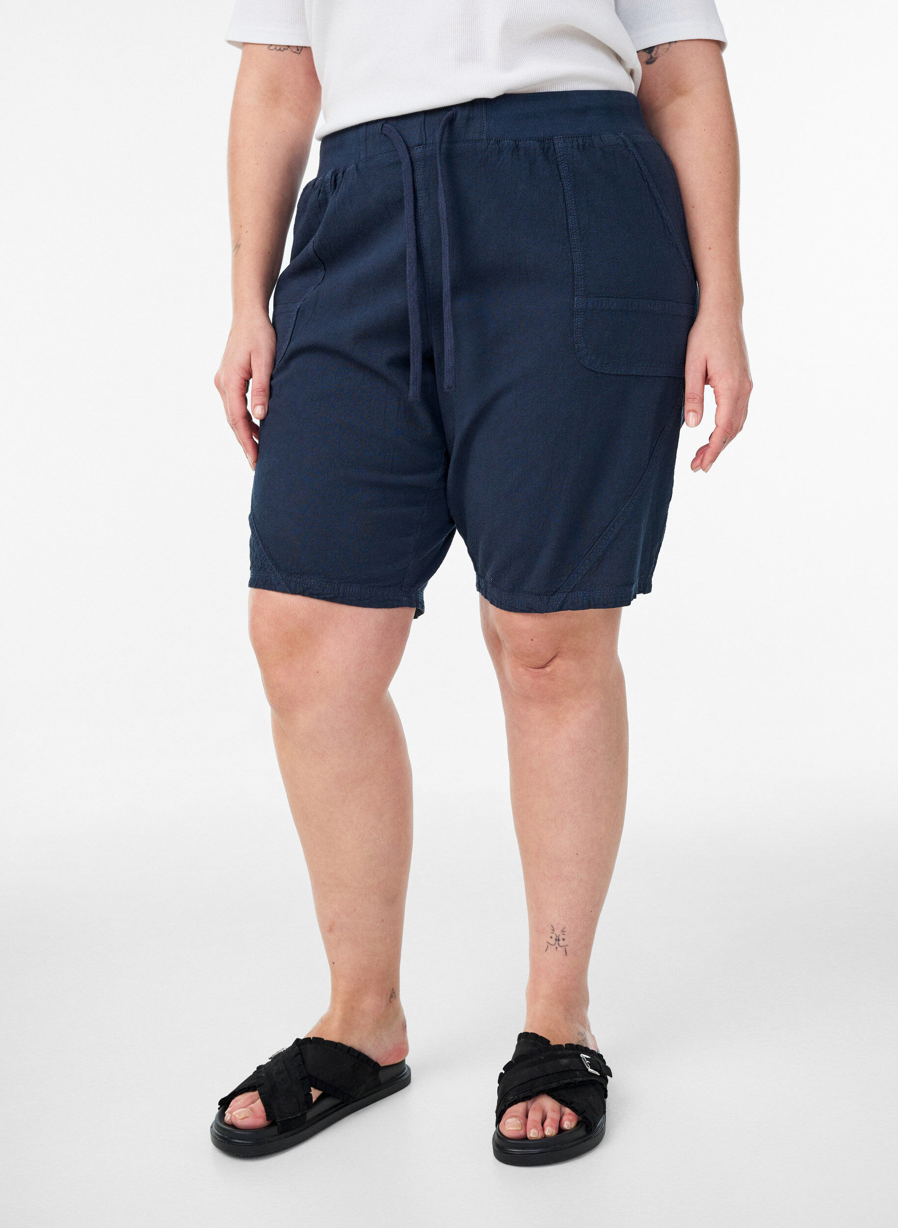 Zizzifashion Loose cotton shorts with pockets, Blue, Model image number 3