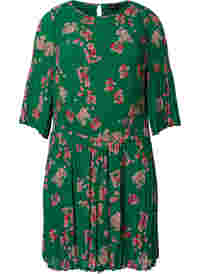 Printed pleated dress with tie string