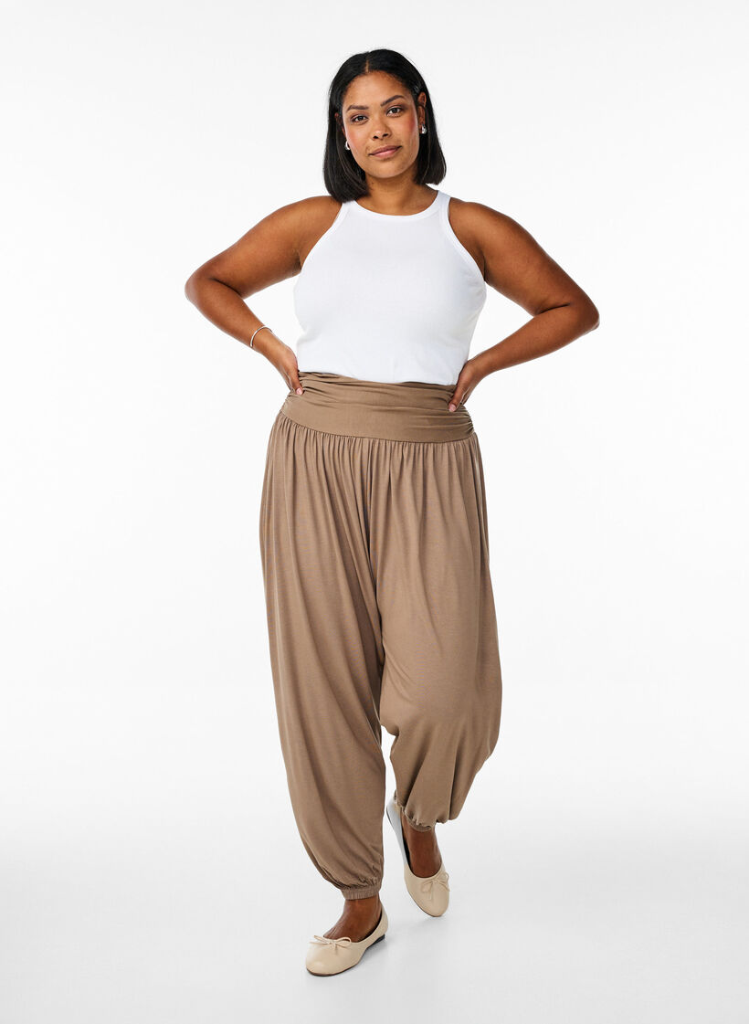Loose-fitting harem trousers, Brown, Model image number 0