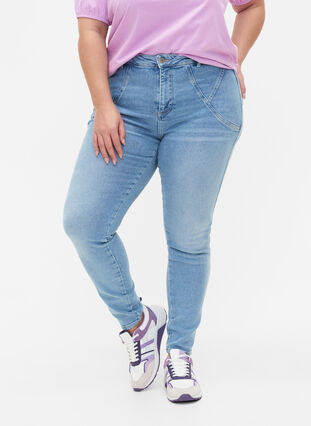 High waisted Amy jeans with super slim fit, Light blue, Model image number 3