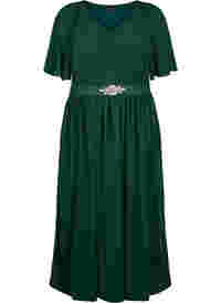 Maxi dress with pleats and short sleeves