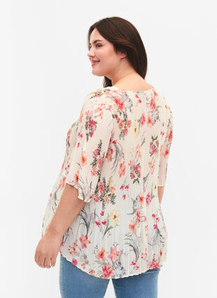 Pleated blouse in flower print, Sugar Swizzle Flower, Model image number 1