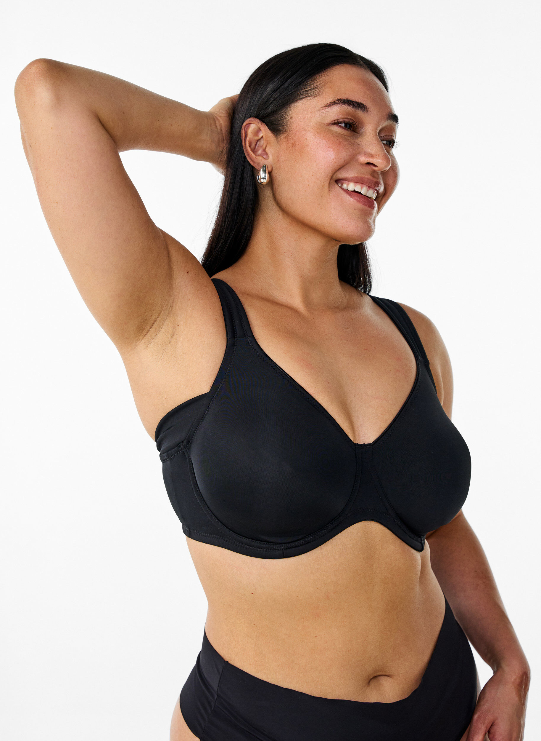 Comfort bra with underwire and moulded cups, Black, Model