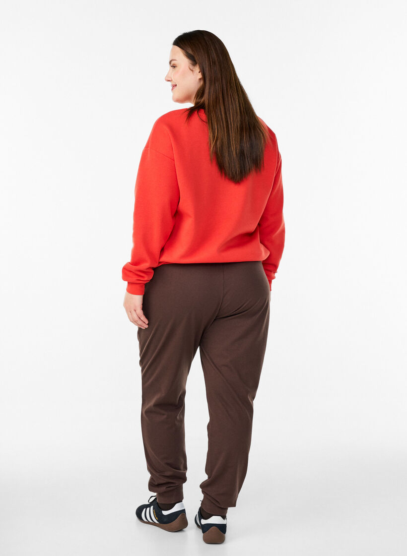 Sweatshirt with front motif, Red, Model image number 2