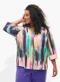 Printed viscose shirt with 3/4 sleeves, Purple AOP, Model