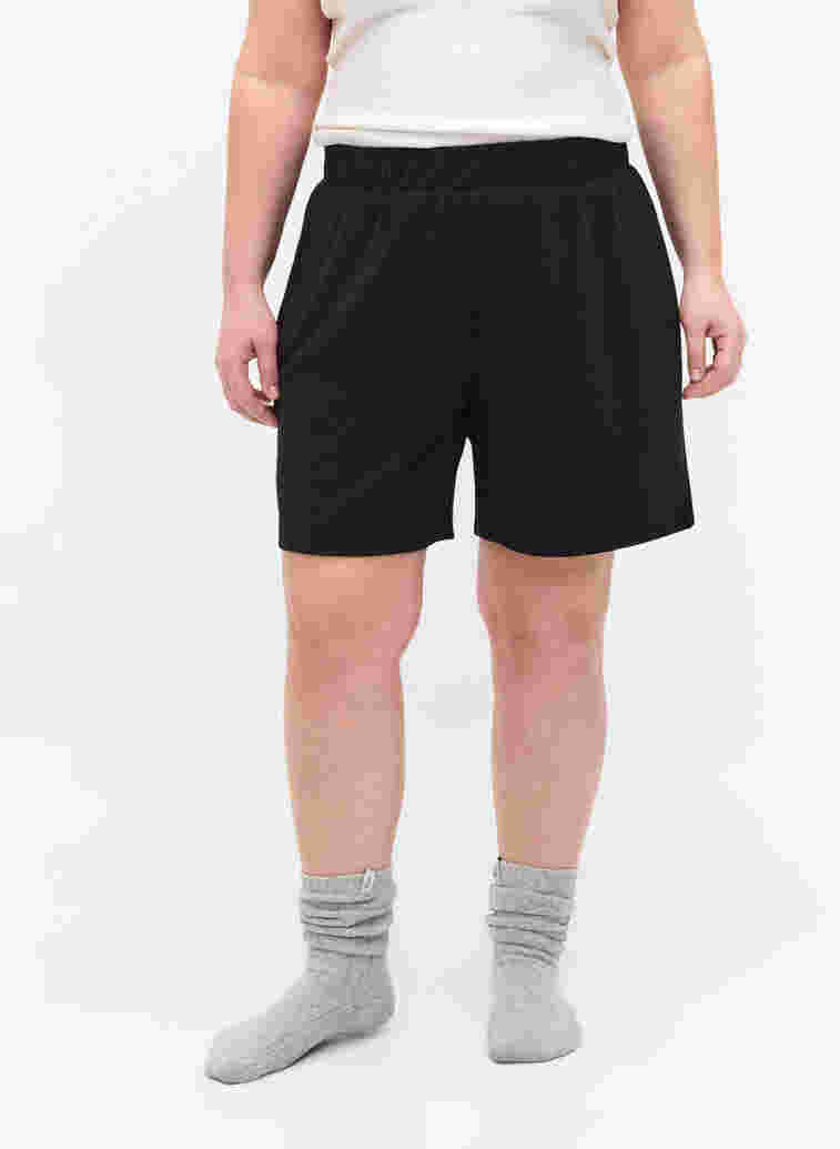 Loose shorts with structure, Black, Model image number 1