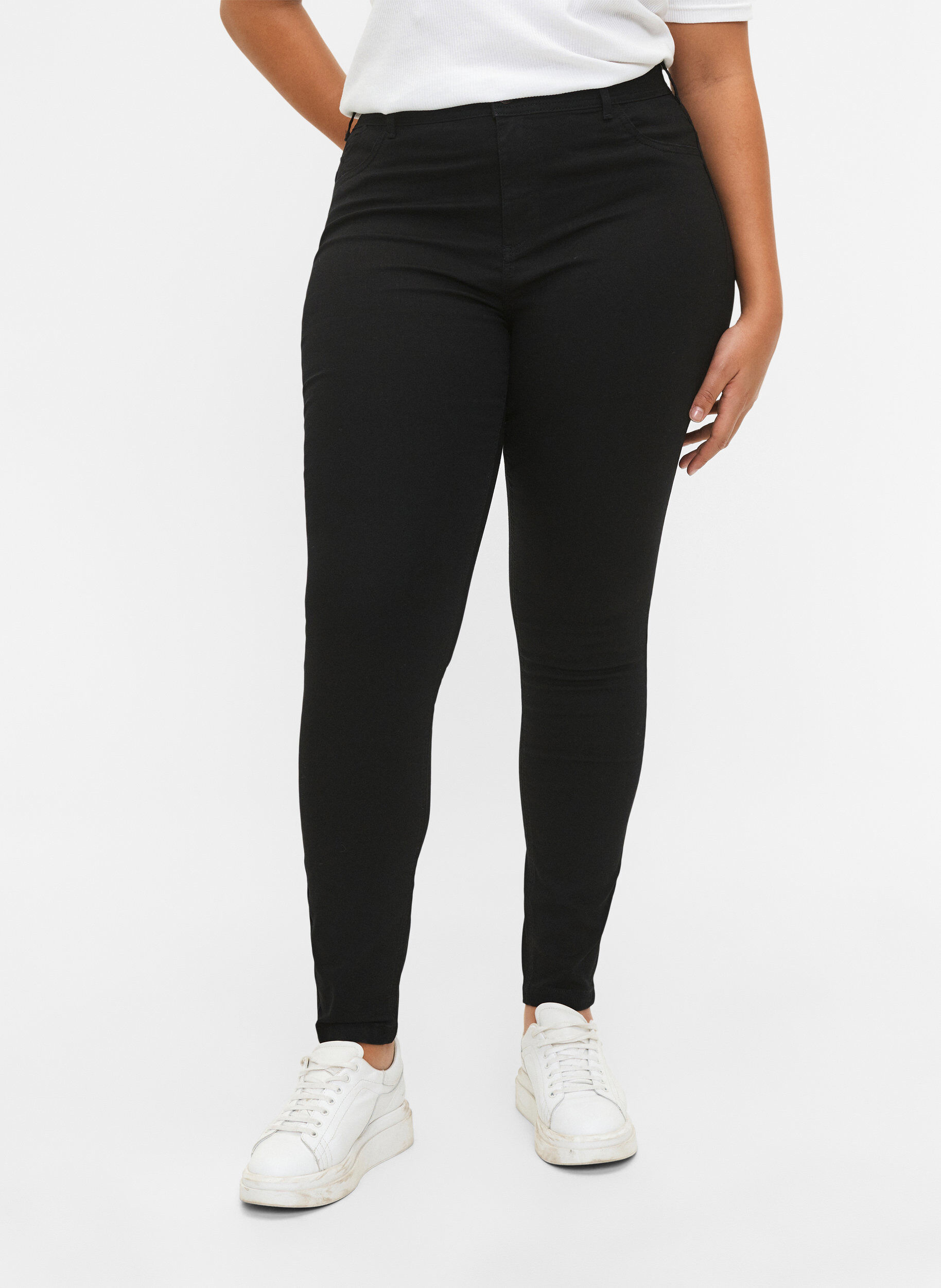Zizzifashion Extra slim fit Amy jeans with a high waist, Black, Model image number 3