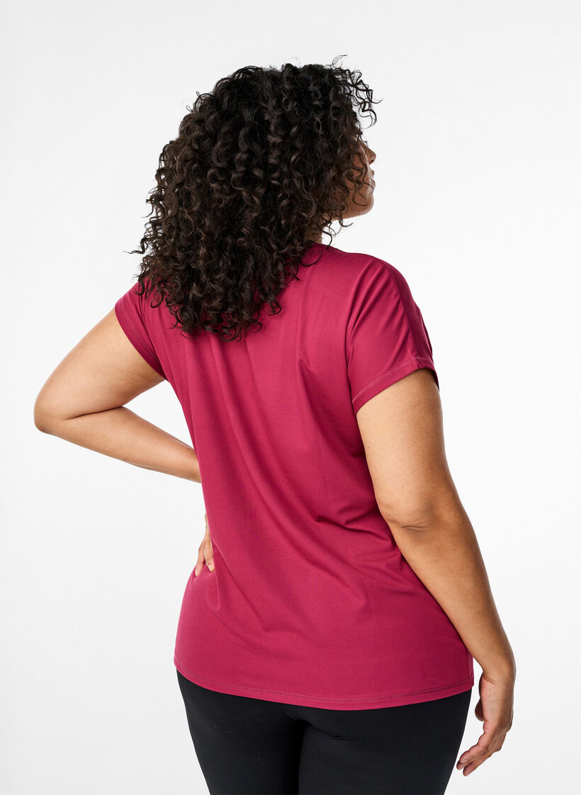 Solid-coloured workout T-shirt, Red, Model image number 2