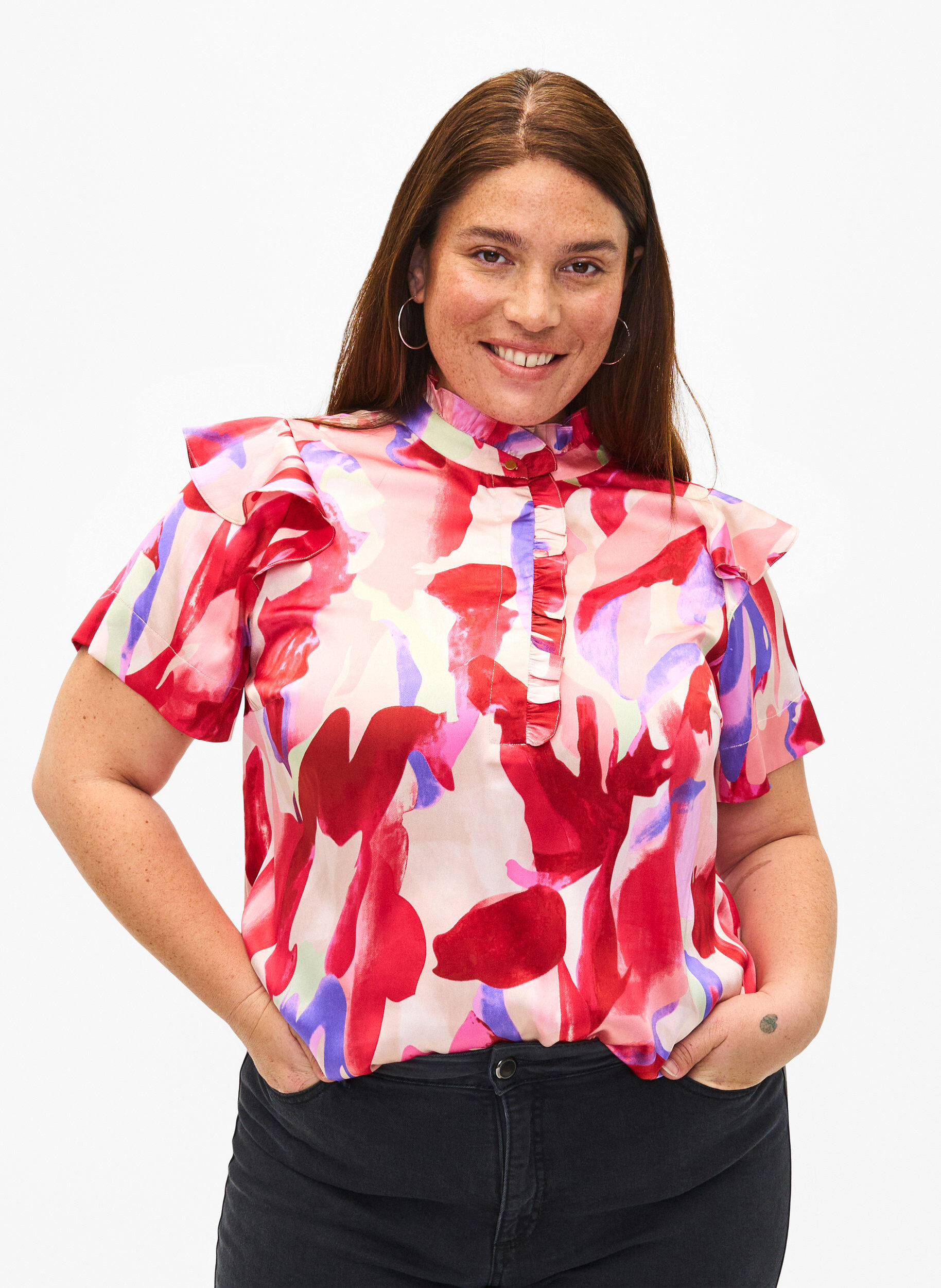 Zizzifashion Satin shirt blouse with print and ruffle details, Geranium Graphic AOP, Model image number 0