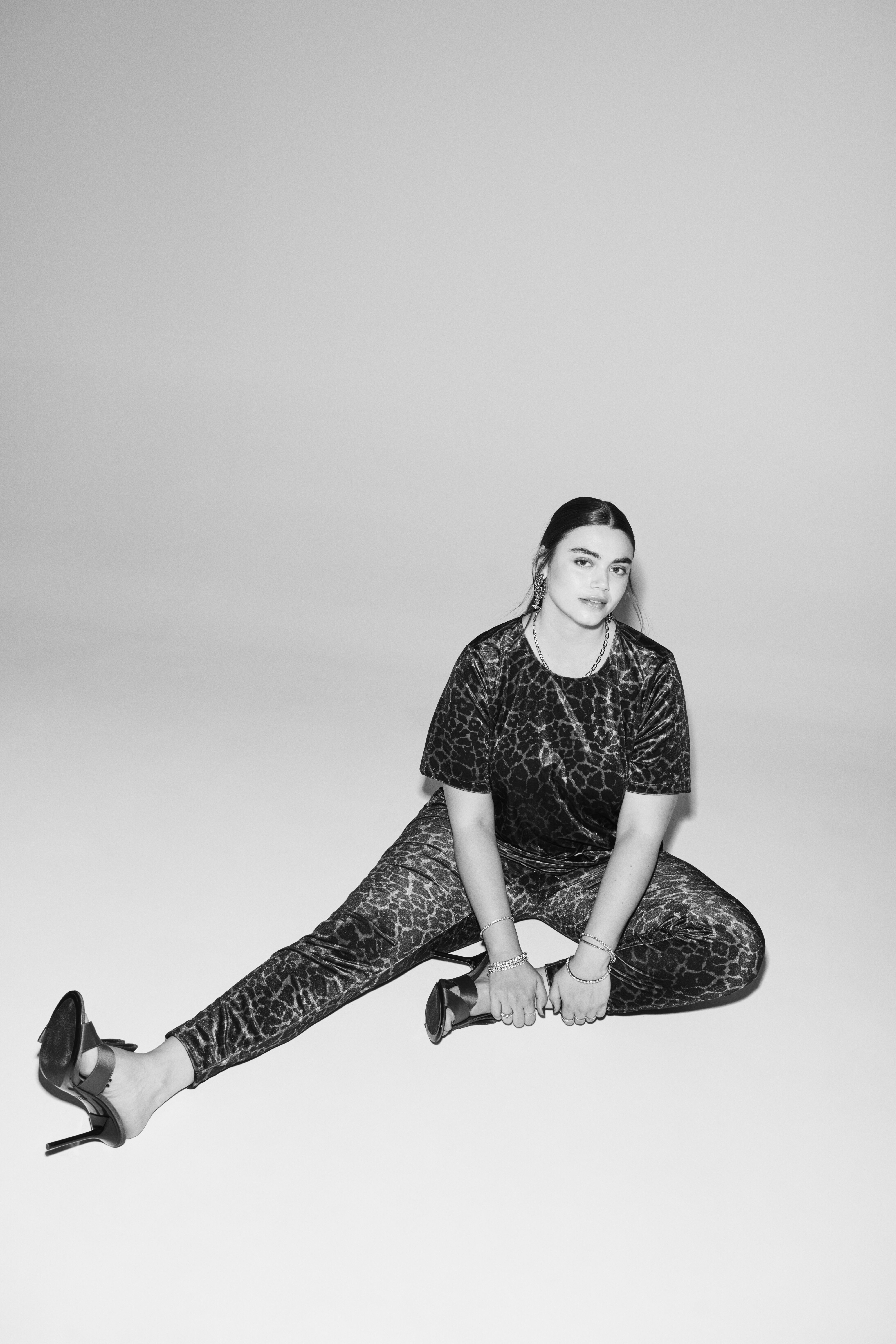 Zizzifashion Brown leopard velour set , , Model