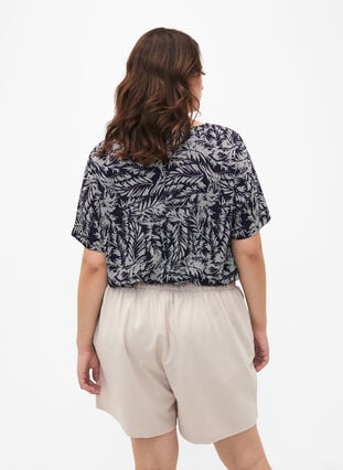 FLASH - Loose shorts with pockets, Moonbeam, Model image number 1