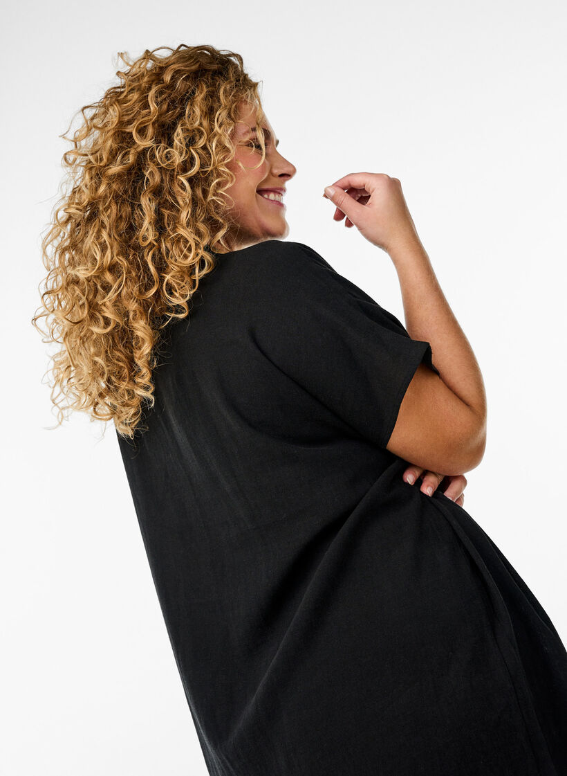 Long shirt in viscose and linen, Black, Model image number 2