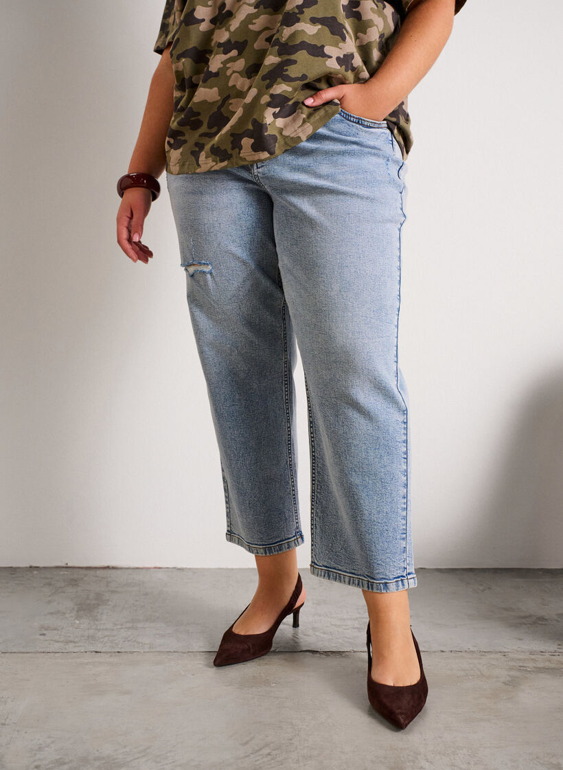 Cropped Vera jeans with distress detail, Light Blue, Model image number 2