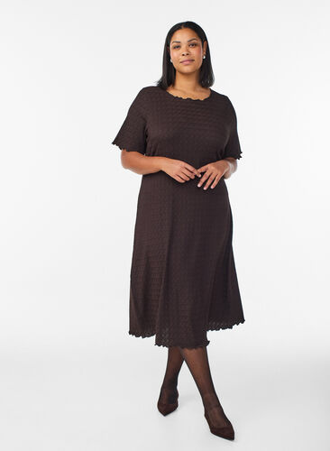 Textured midi dress with short sleeves - Brown - Sz. 40-64 - Zizzifashion Textured midi dress with short sleeves - Brown - Sz. 40-64 - Zizzifashion