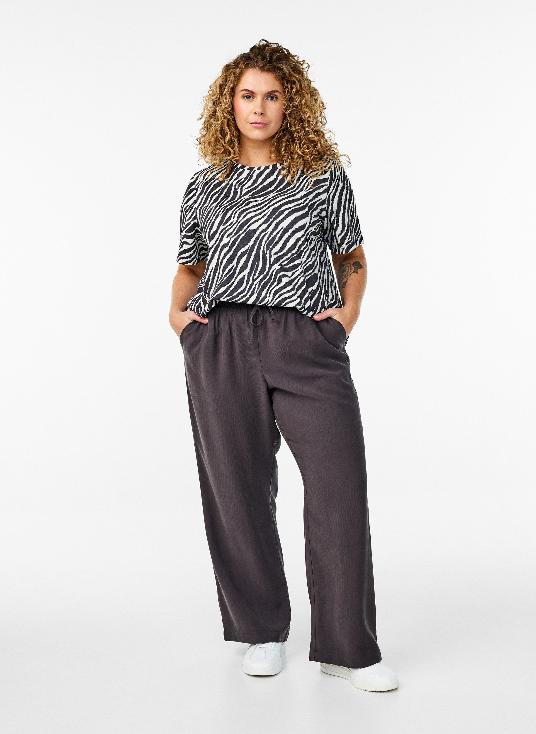 Zizzifashion FLASH - Viscose trousers with elasticated waistband, Dark Grey, Model image number 0