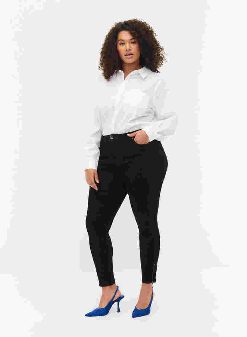 Cropped Amy jeans with a zip, Black denim, Model image number 0