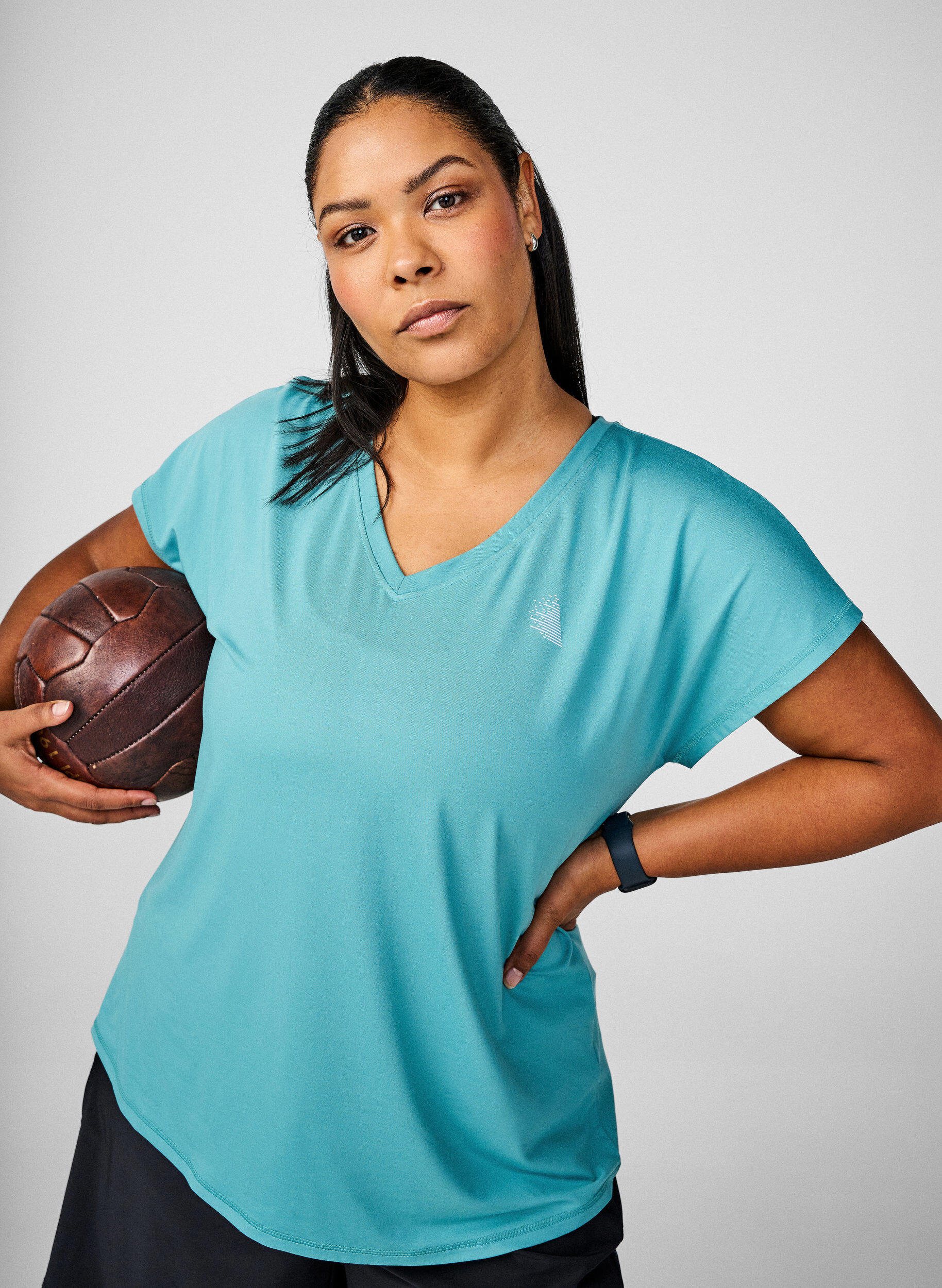 Zizzifashion Loose training t-shirt with v-neck, Green, Image image number 0