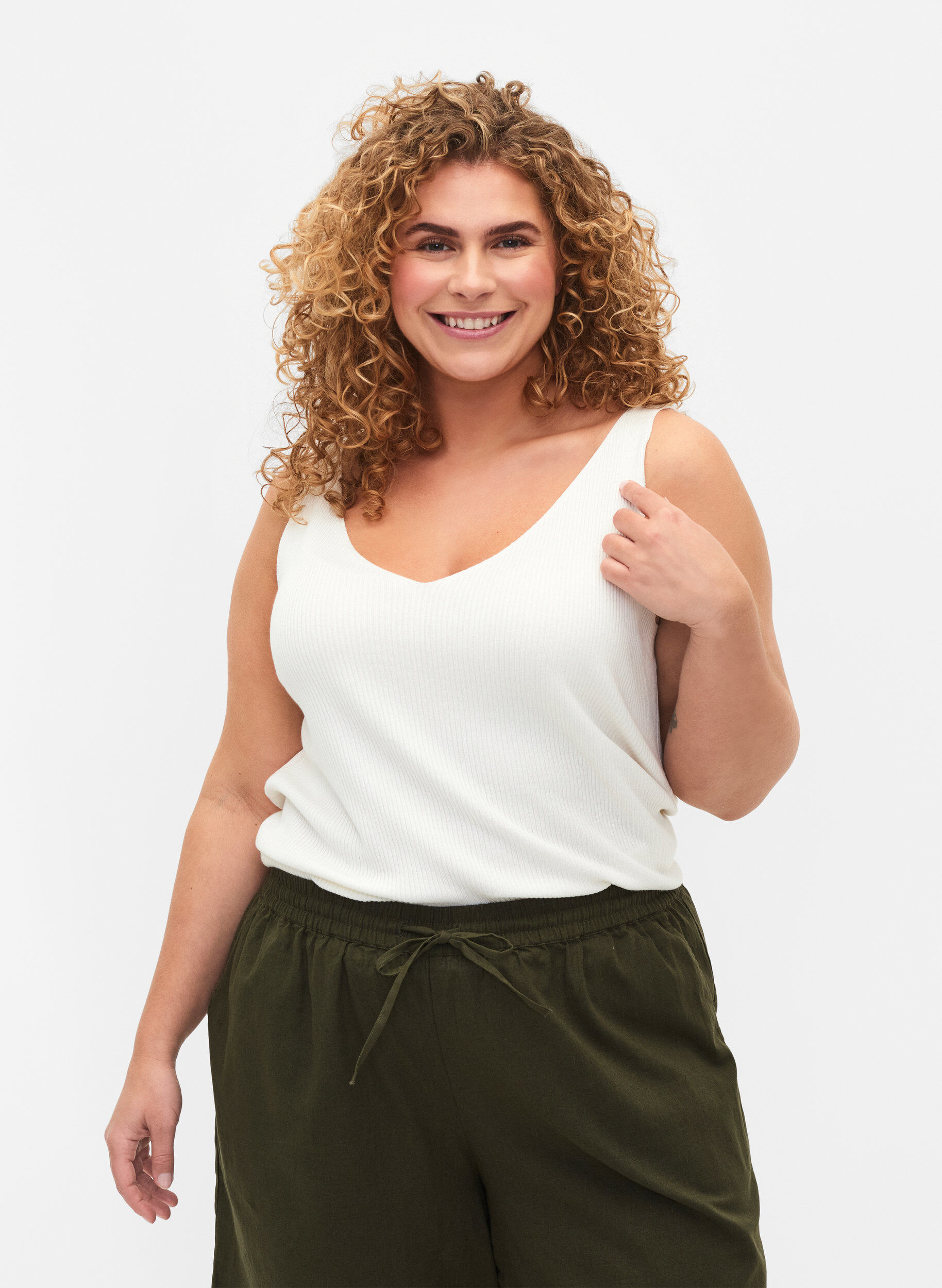 Knitted top with v-neckline, Cloud Dancer, Model