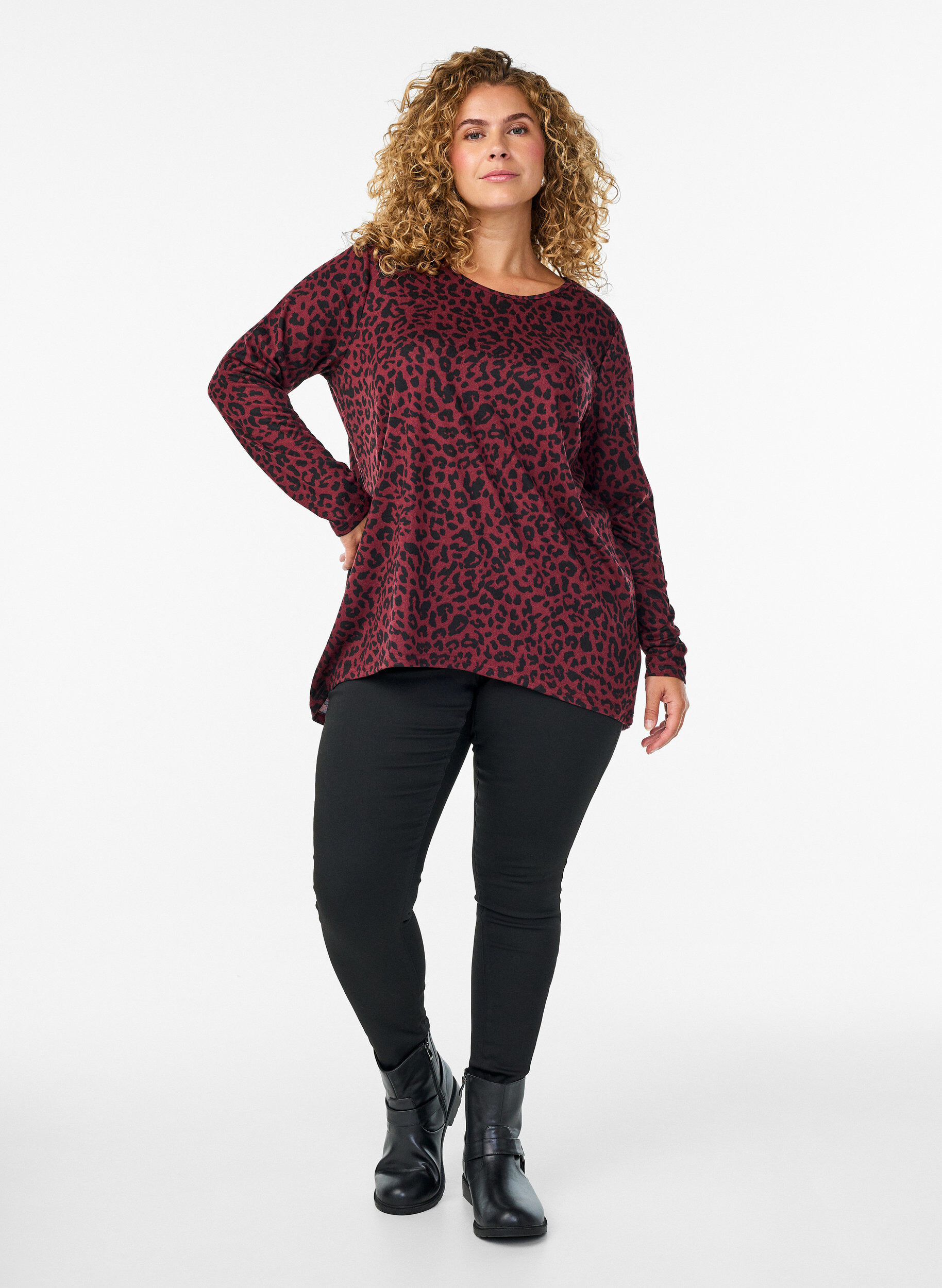 Zizzifashion Leopard print blouse with long sleeves, Dark Bordeaux, Model image number 1