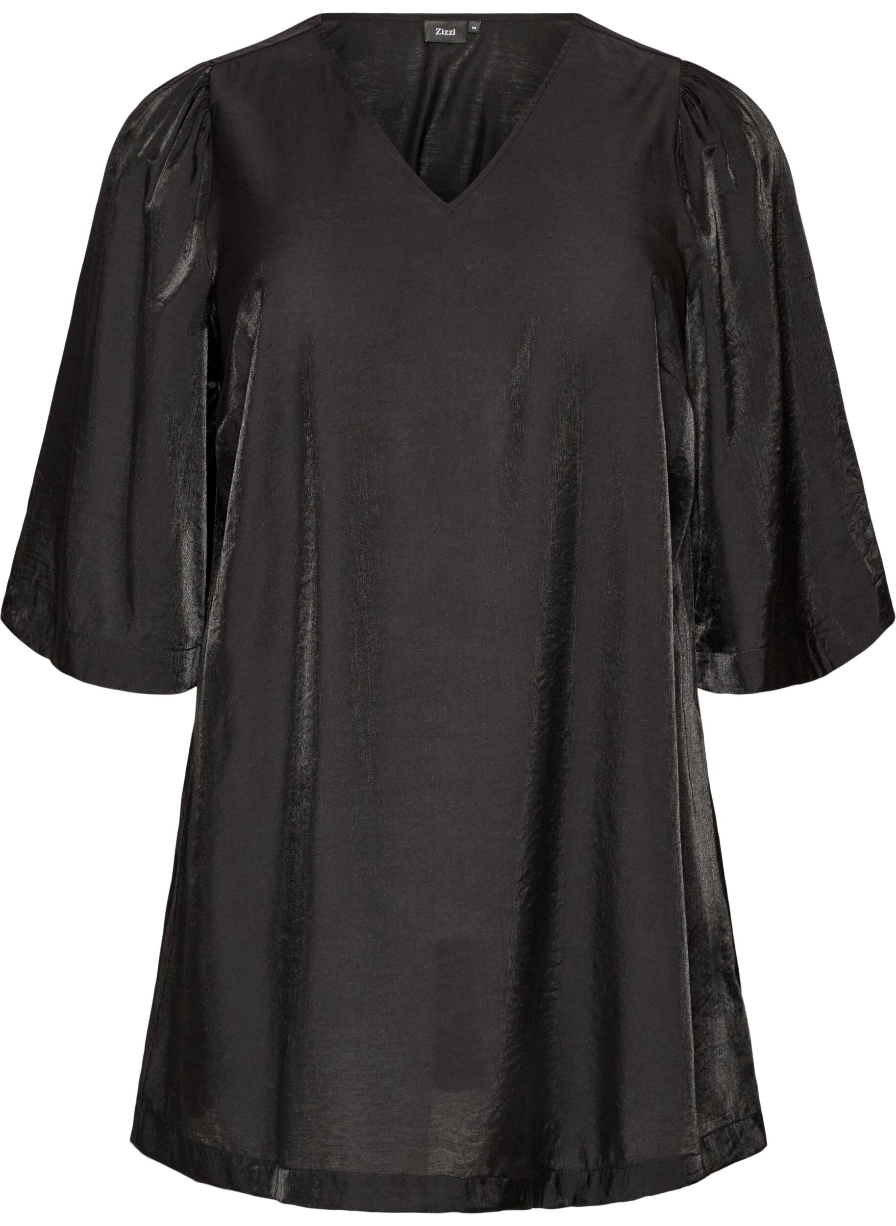 Shiny tunic with a V-neck and 3/4 sleeves