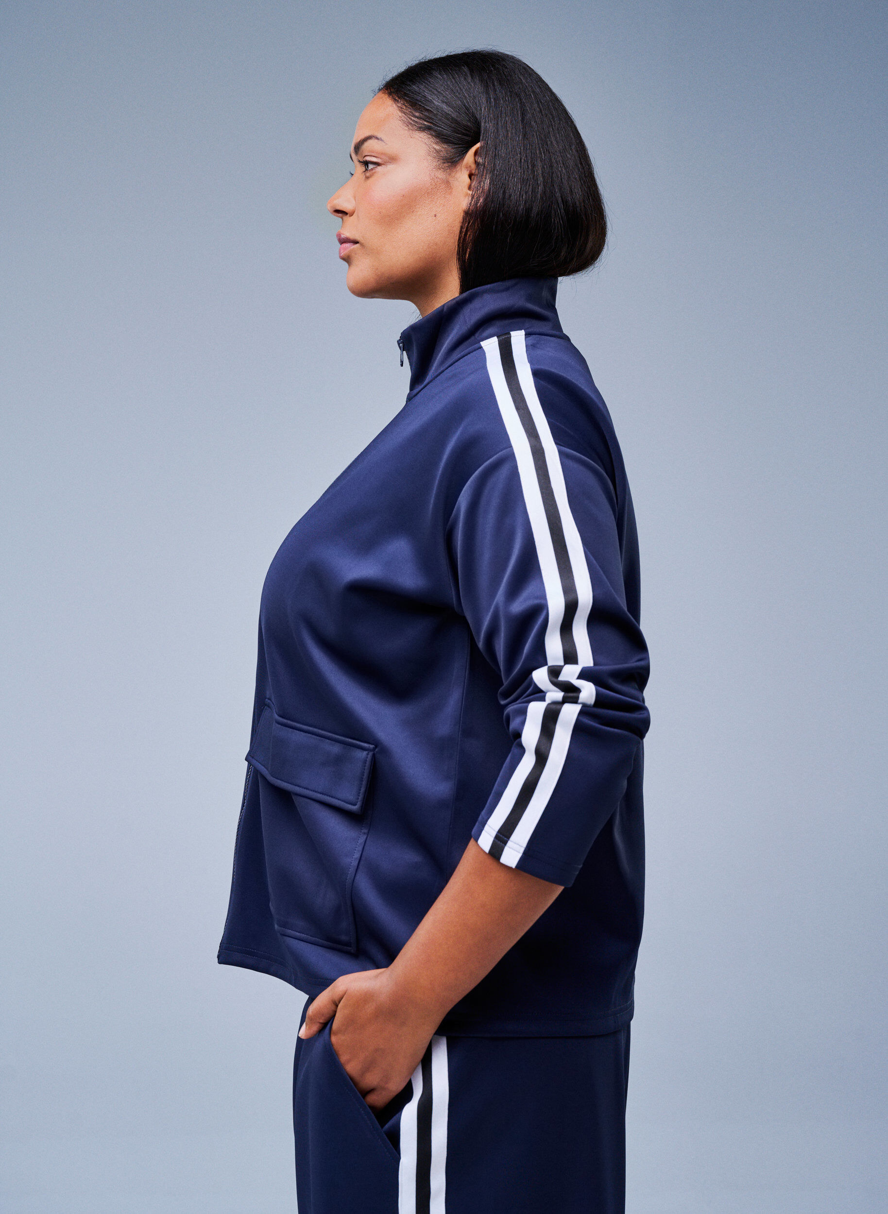 Zizzifashion Workout jacket with stripes and cropped sleeves, Blue, Image image number 0