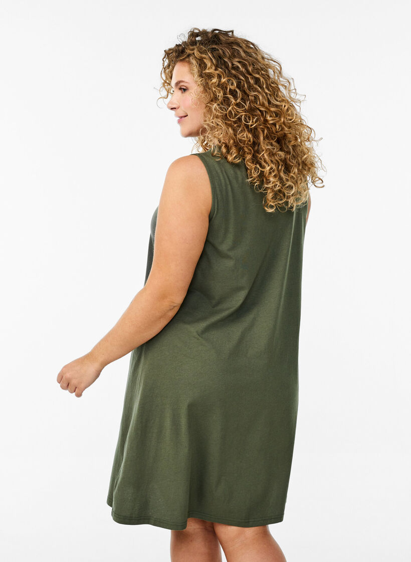Sleeveless A-line dress, Green, Model image number 2
