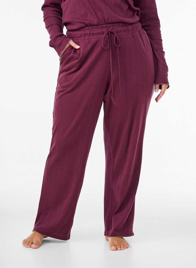 Organic cotton pyjama bottoms with eyelet embroidery, Dark Bordeaux, Model image number 2