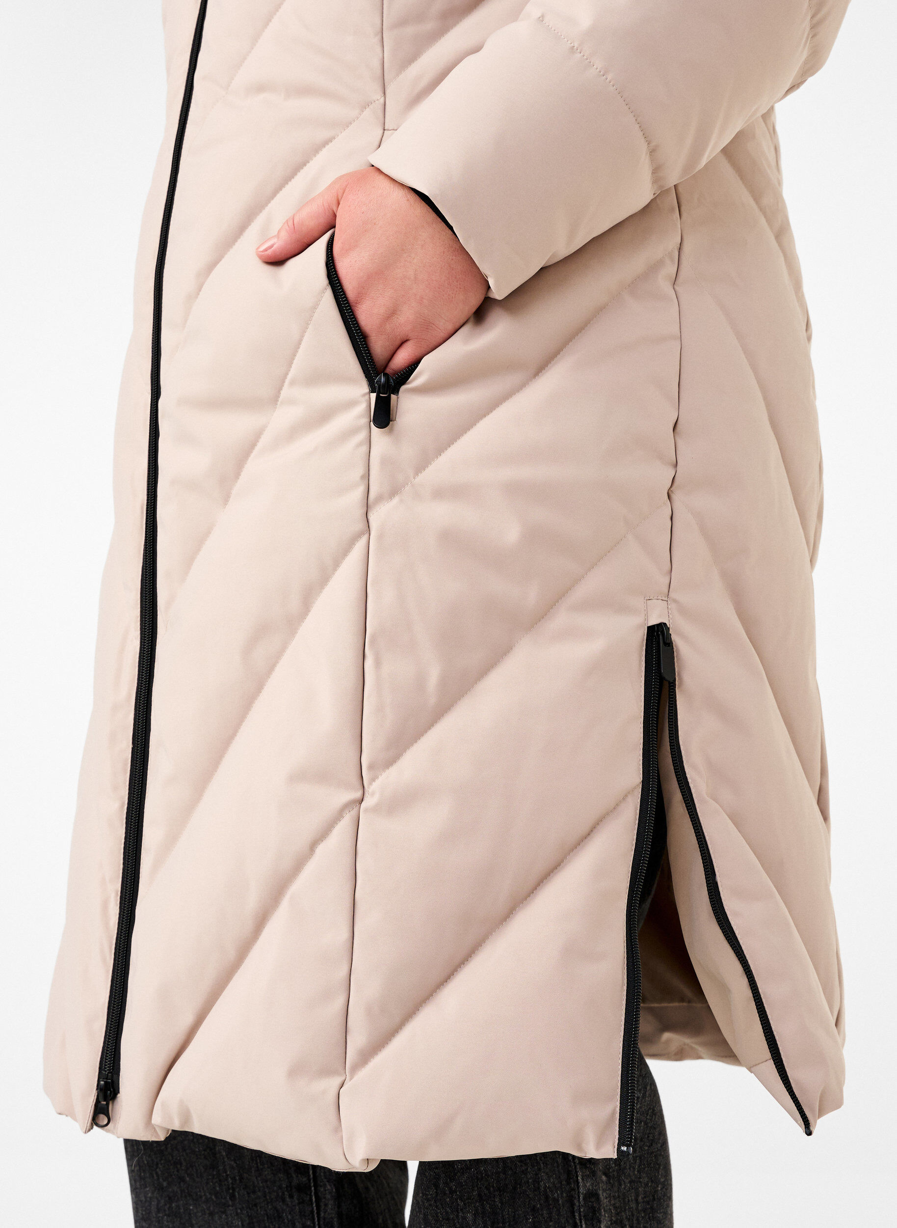 ZizzifashionLong winter coat with hook fastenings and a faux fur collar, Beige, Model image number 3