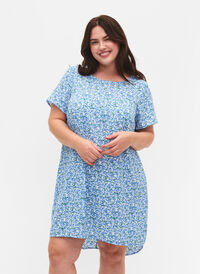 Dress with short sleeves, Blue Small Flower, Model