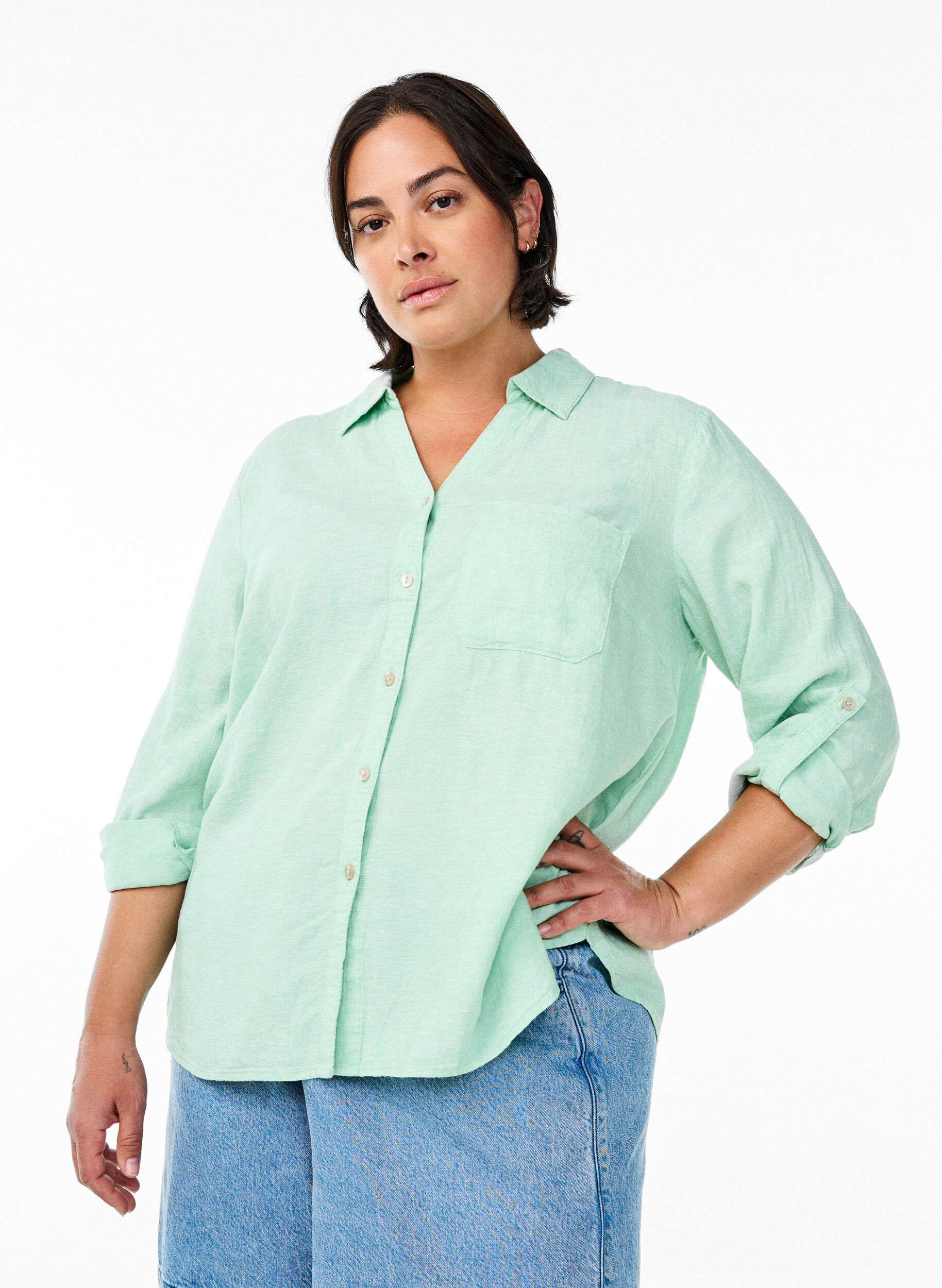 Shirt in linen and viscose with 3/4 sleeves, Green, Model