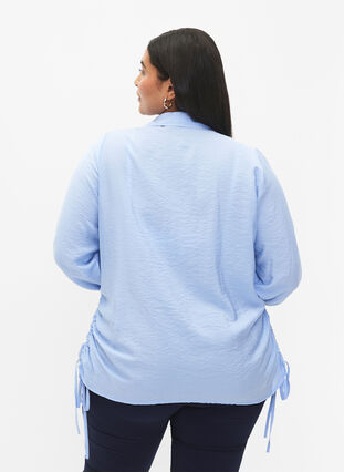 Viscose shirt with ruffle detail, Serenity, Model image number 1